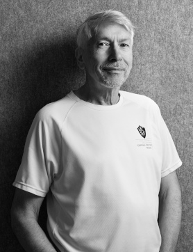 Gerhard Lang, Kassier, im weißen UFC-Wien T-Shirt.